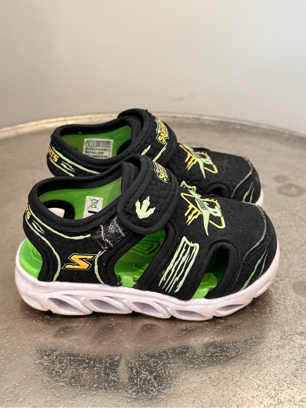 Skechers Black and Neon Green Kids Light-Up Sandals